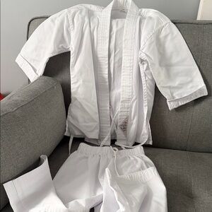 Tiger Claw’s TC 2000 Tae Kwon Do / Karate / Martial Arts Gi  - Size 000